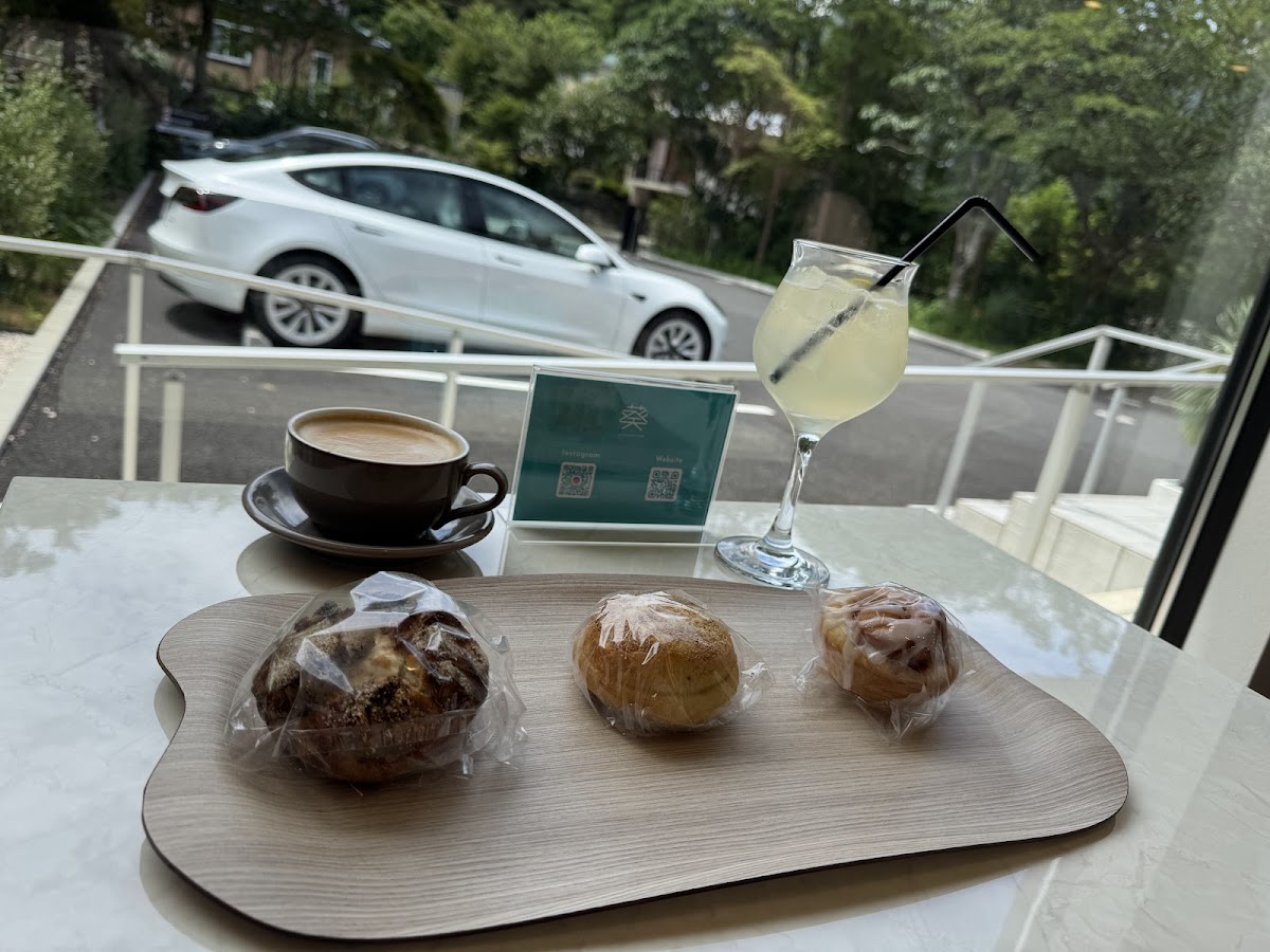 葵ベーカリーカフェ テラスで休憩散歩コース の写真 4