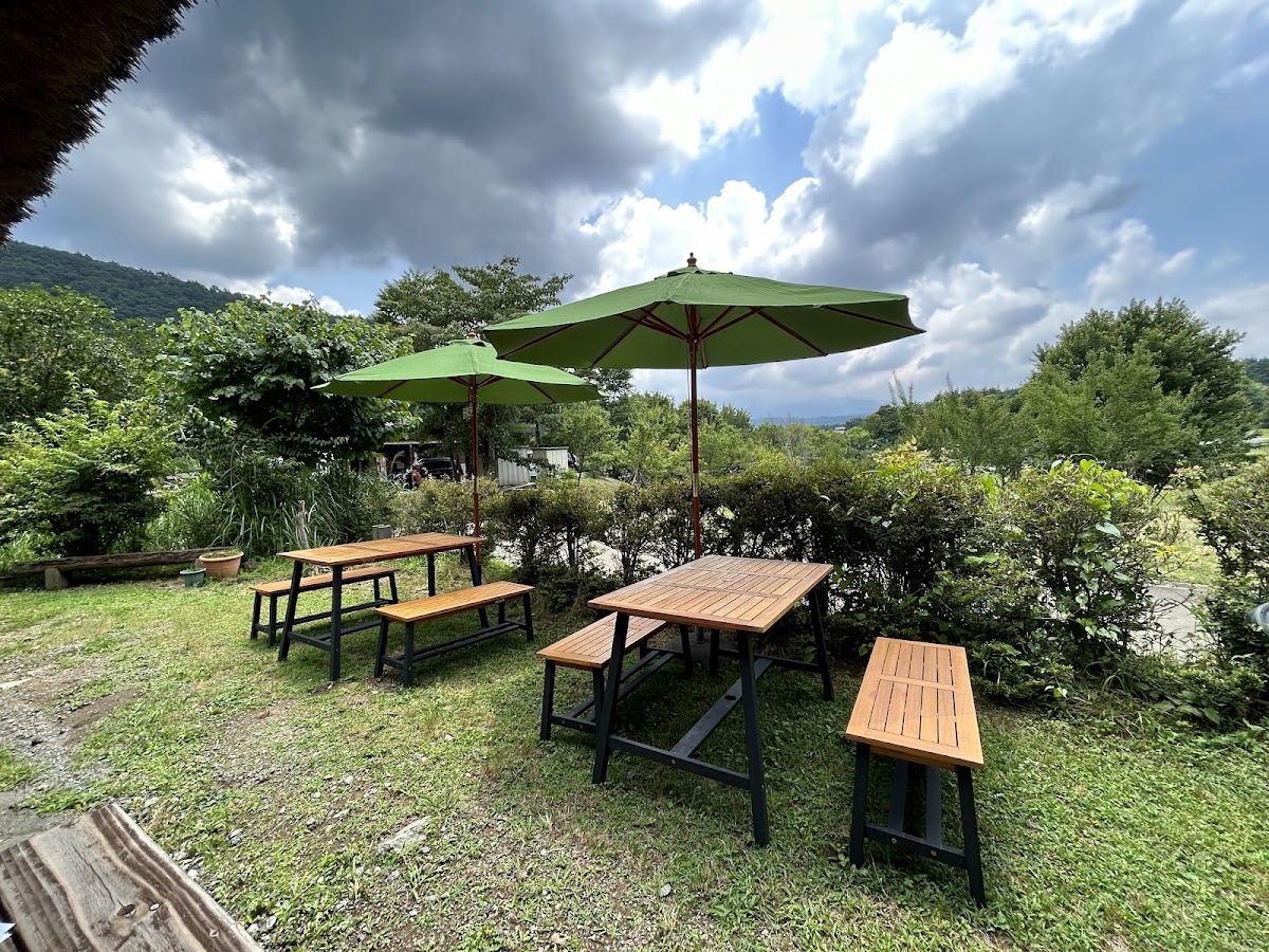 テラス飲食エリア