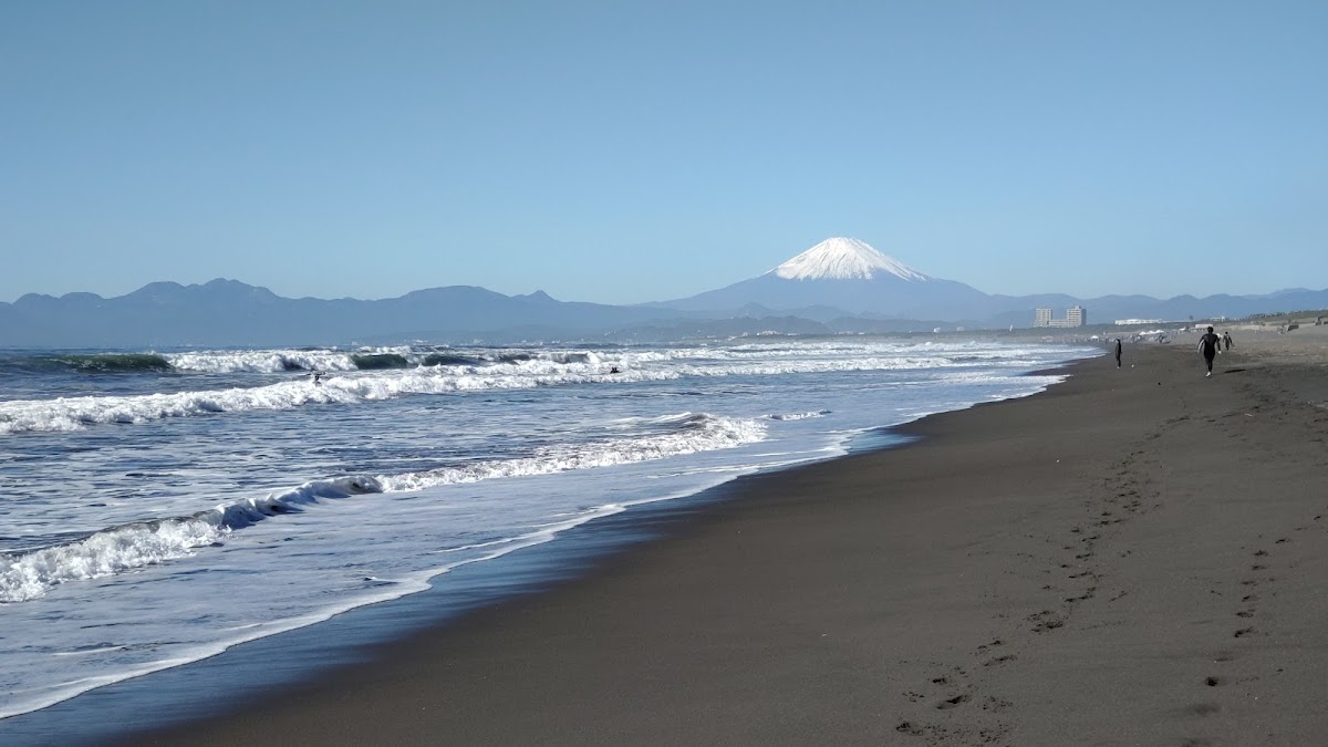 鵠沼海岸〜引地川 富士見の海岸散歩 の写真 1