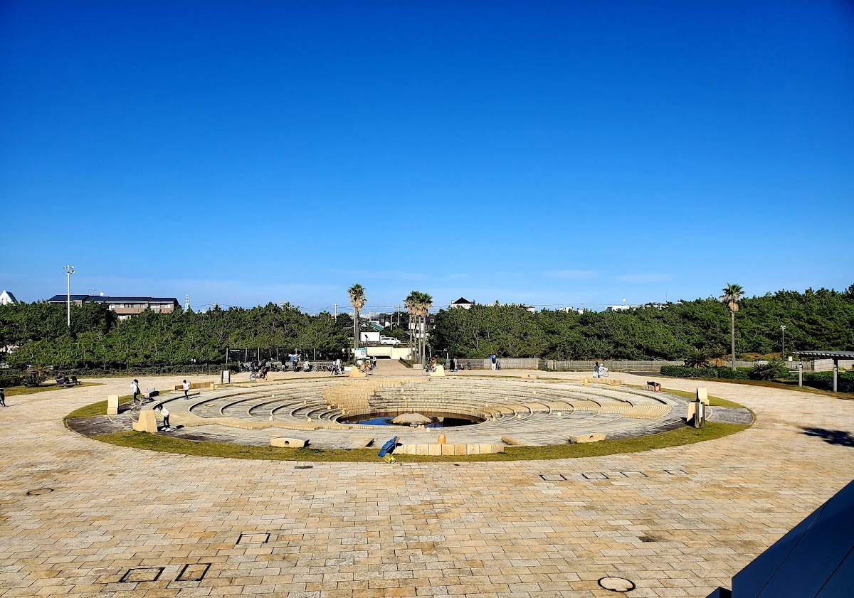 鵠沼海岸〜引地川 富士見の海岸散歩 の写真 3