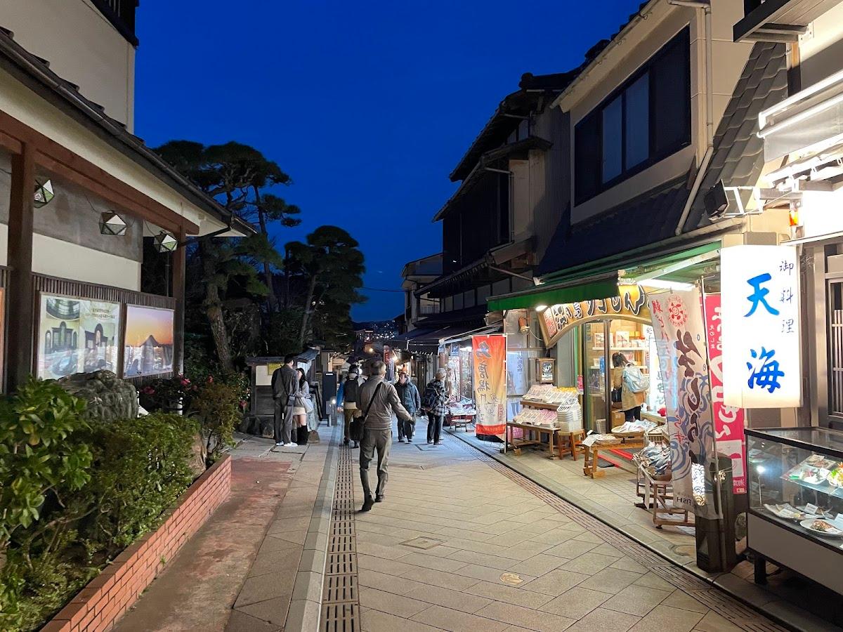 江ノ島 岩屋と稚児ヶ淵の冒険散歩 の写真 3
