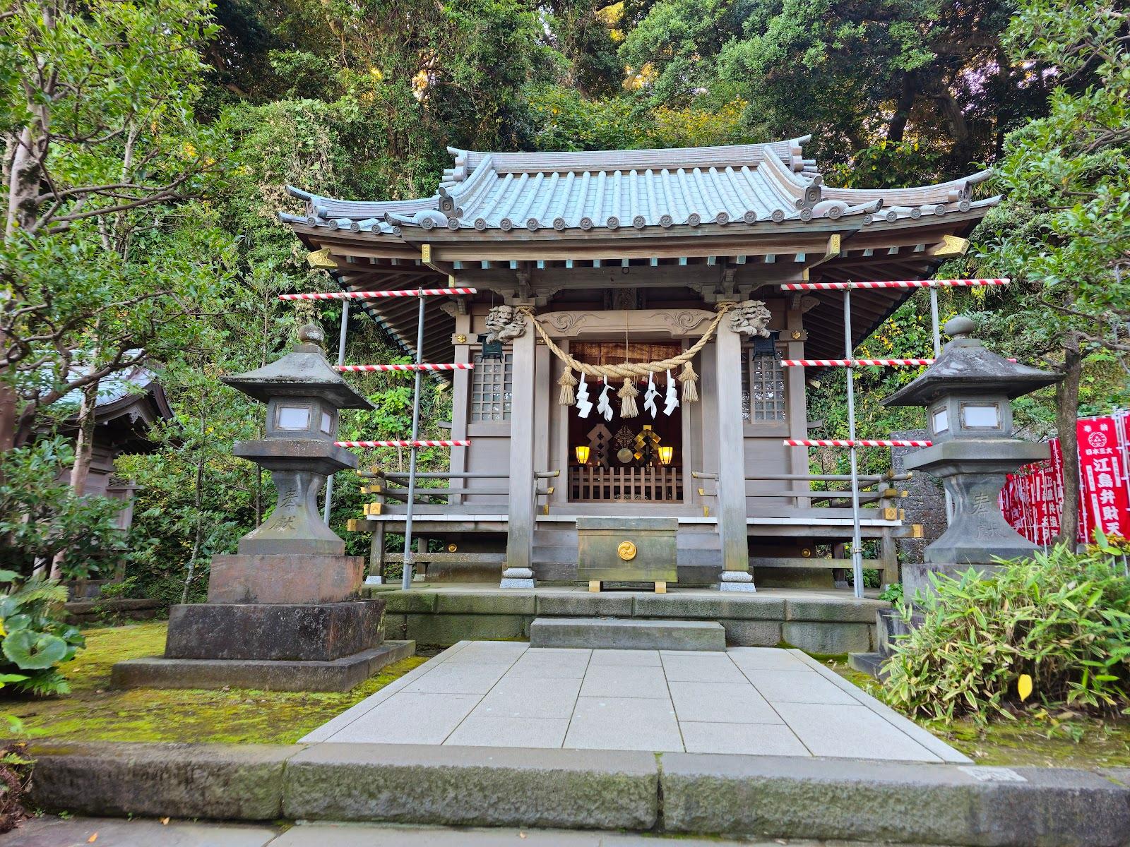 江島神社 奥津宮