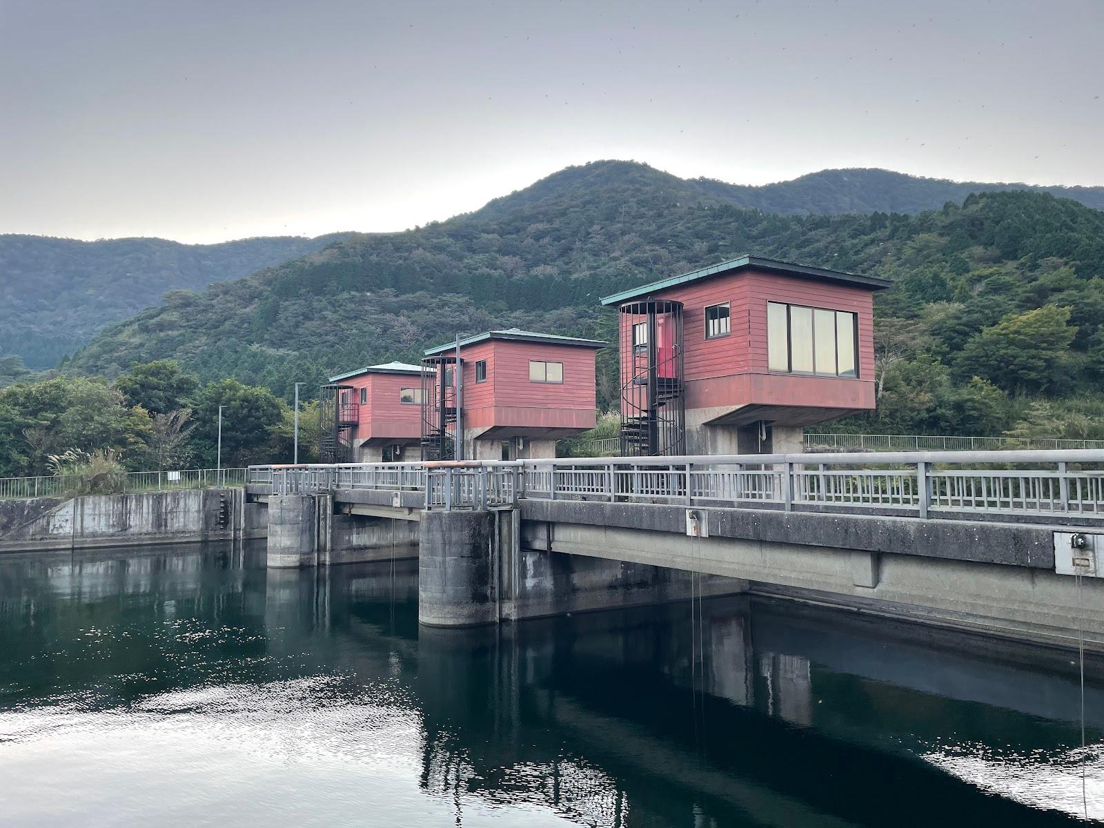 芦ノ湖 湖尻水門