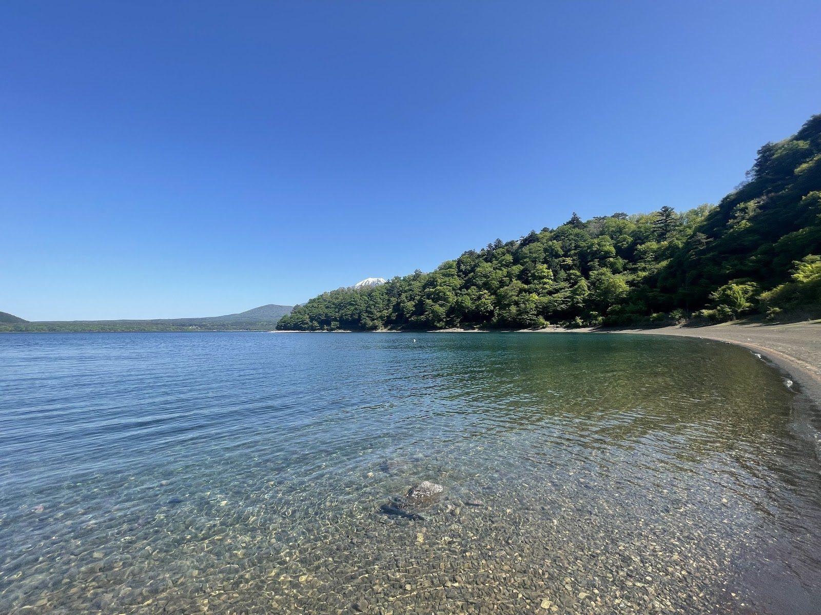 本栖湖 湖畔の砂浜
