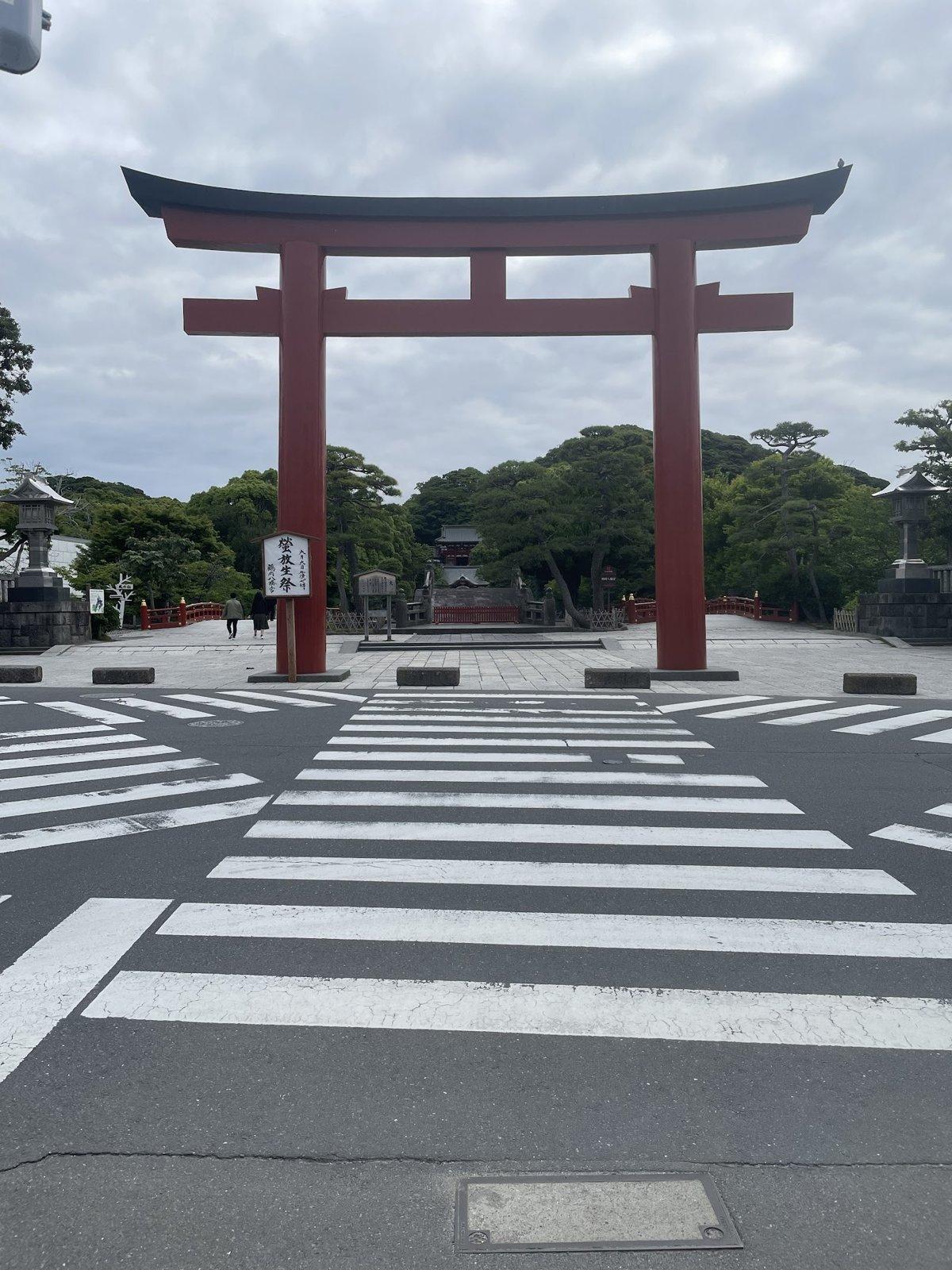 三の鳥居前(若宮大路)