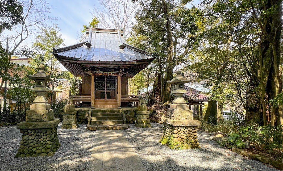 熊野神社（万葉公園内）